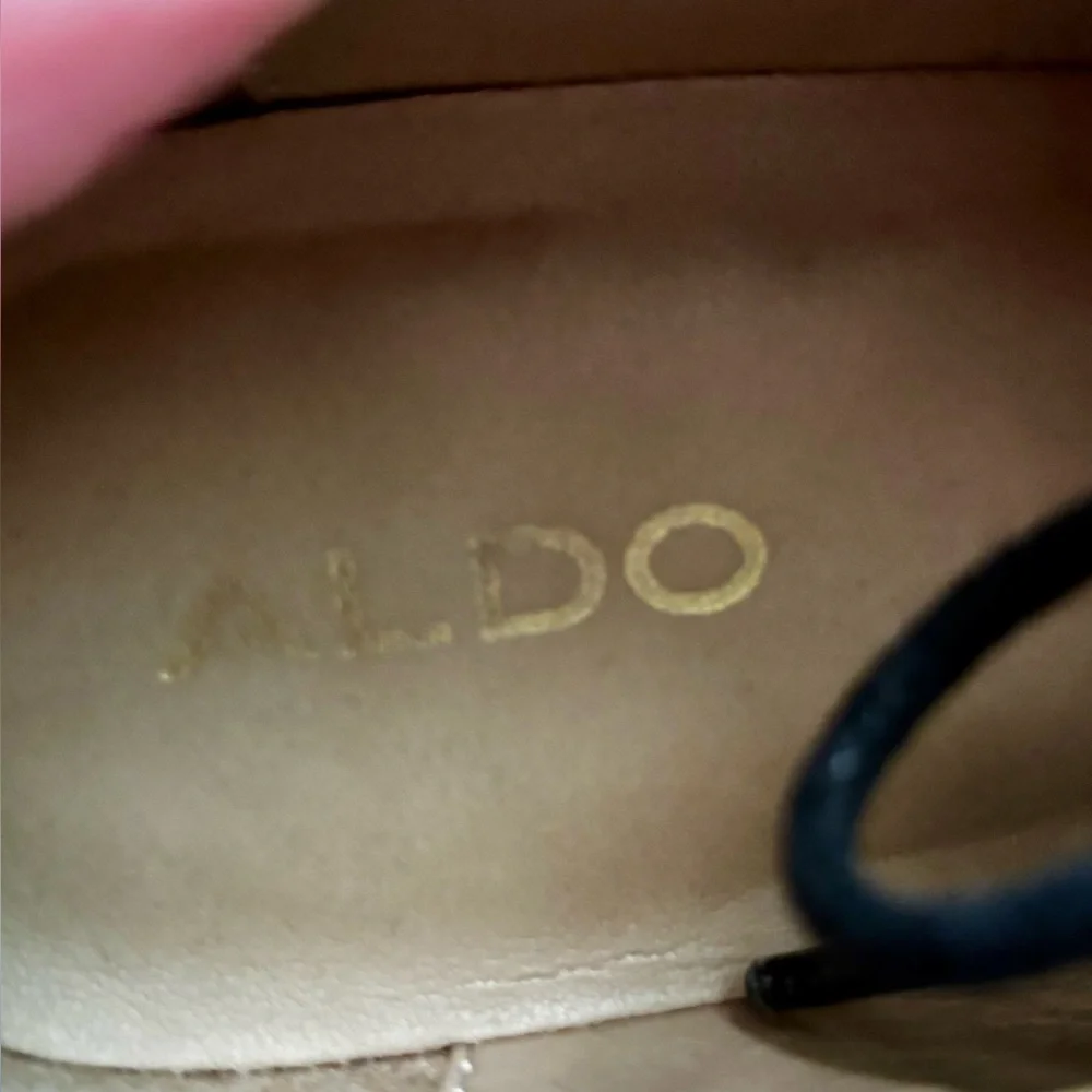 Aldo Platform Black Patent Oxfords - size 6.5